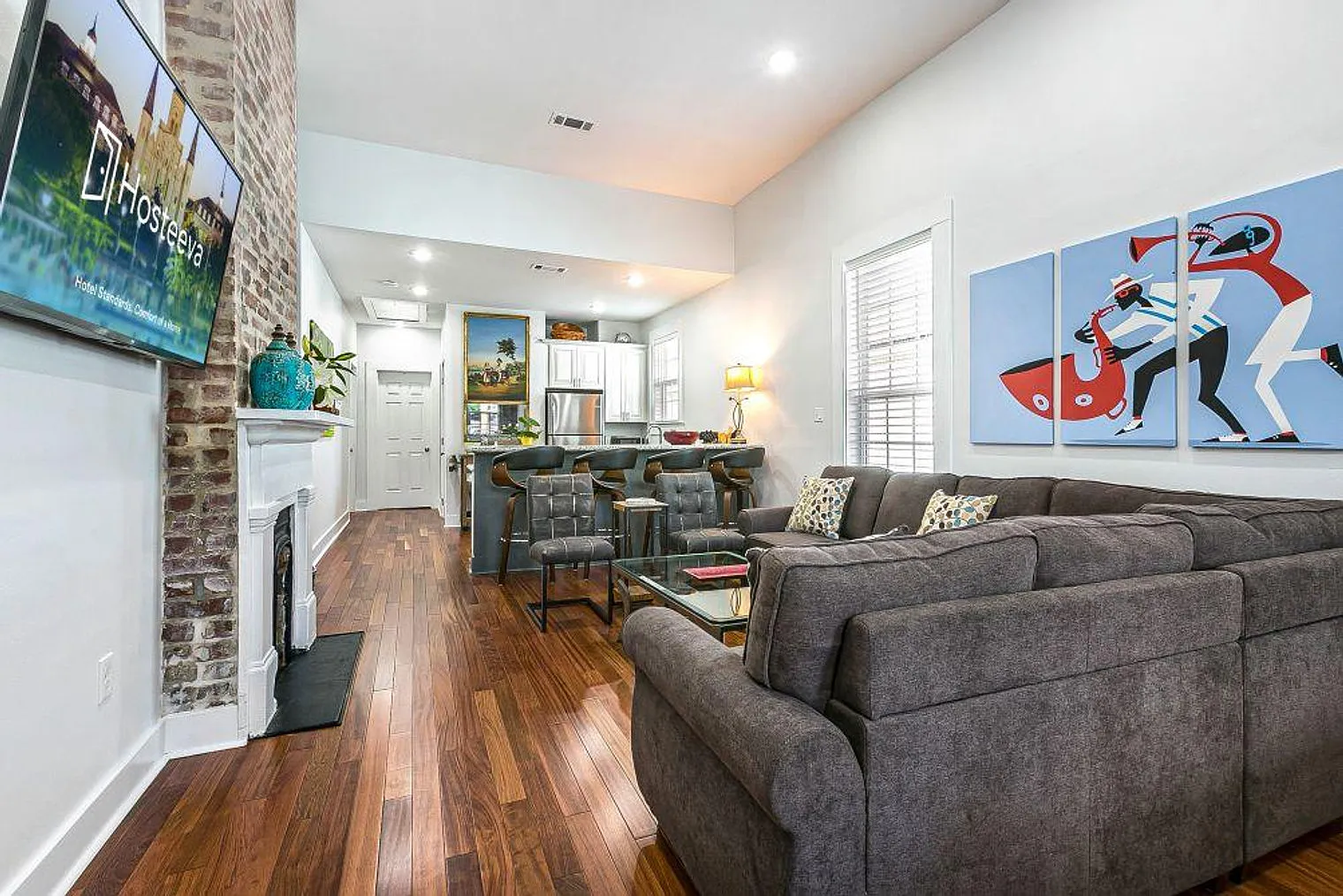 5 bed, 3.0 bath, 2400 sqft, $12,874 — Photo 4