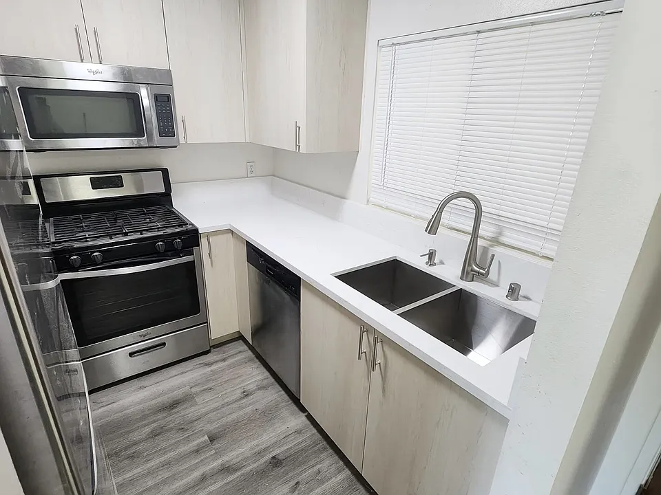 1117 Elm Ave #107