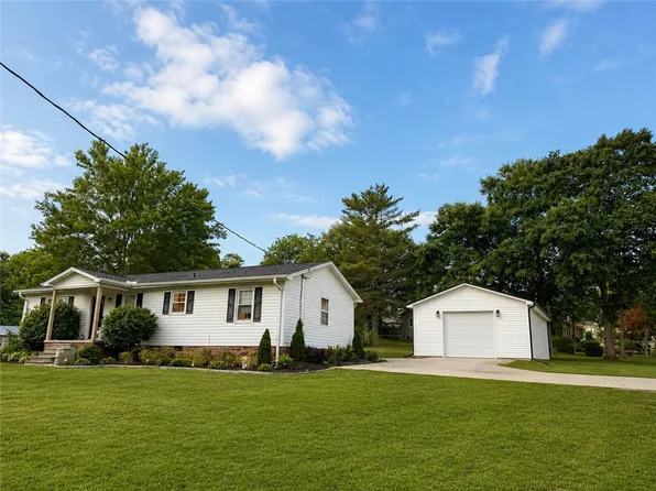 100 Meadowood Dr, Easley, SC 29640