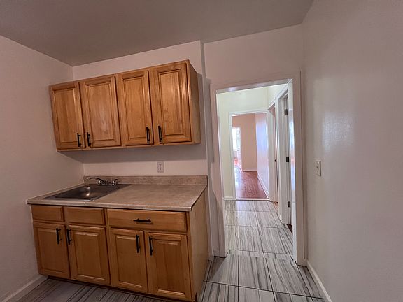 3rd image of 136 Bidwell Ave Floor 1
