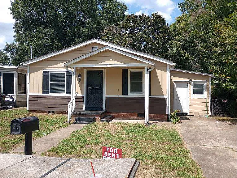 4 bed, 1696 sqft, $1,500 — Photo 1