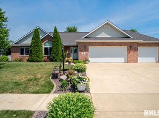 1613 Sycamore, Washington, IL 61571