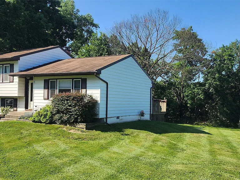 13 Amy Rd — Photo 1