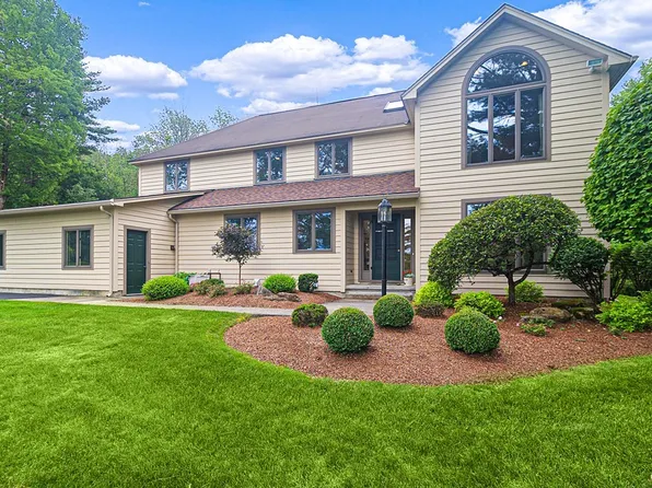 3 Wadsworth Ln E, Utica, NY 13501