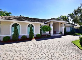 7201 SW 77th Ct, Miami, FL 33143