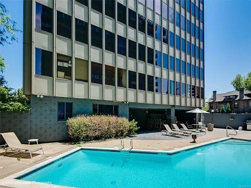 Pool Area. Shared BBQ.