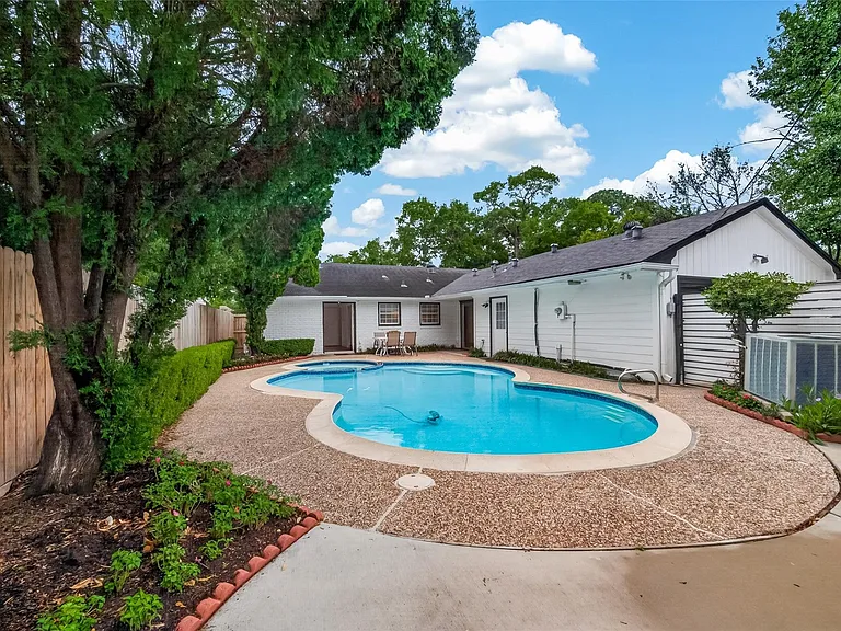 5666 Overbrook Ln — Photo 32