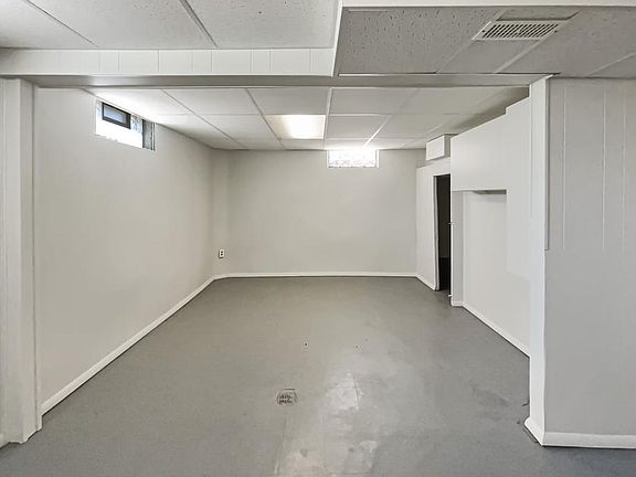 4th image of 411 Leroy Ave