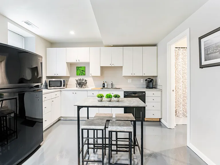 522 NE Morris St #BASEMENT — Photo 13