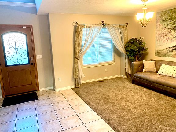 2nd image of 11464 S Cranberry Hill Ct