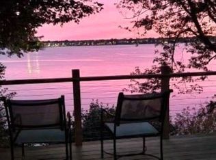 2 Narragansett Ave, Riverside, RI 02915