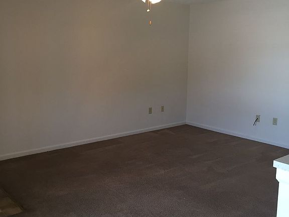 4th image of 146 S Killarney Ln APT 11
