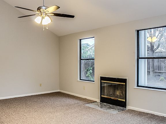3rd image of 880 Notre Dame Dr