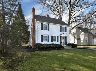 23871 Hedgewood Ave, Westlake, OH