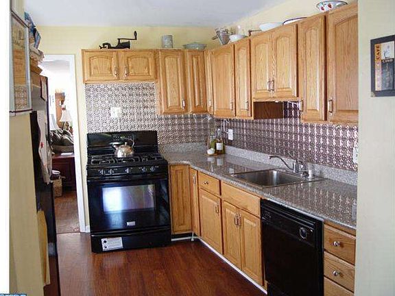 4th image of 710 Puritan Ave