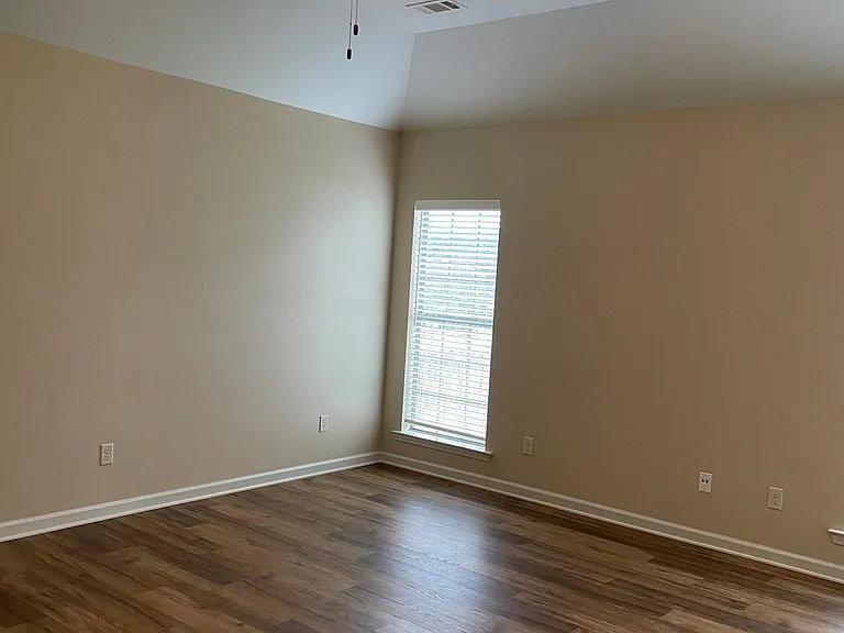 5719 Heritage Heights Dr — Photo 8
