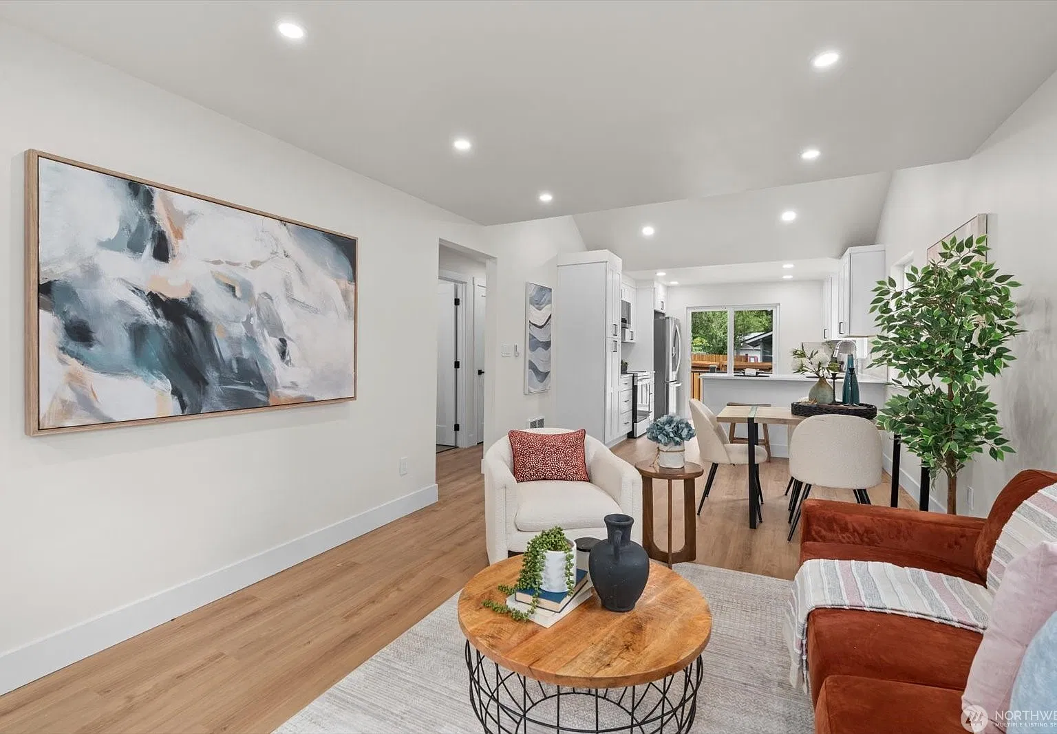 2 bed, $2,450 — Photo 2