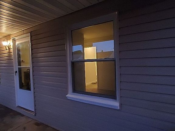 4th image of 28825 Beechwood St