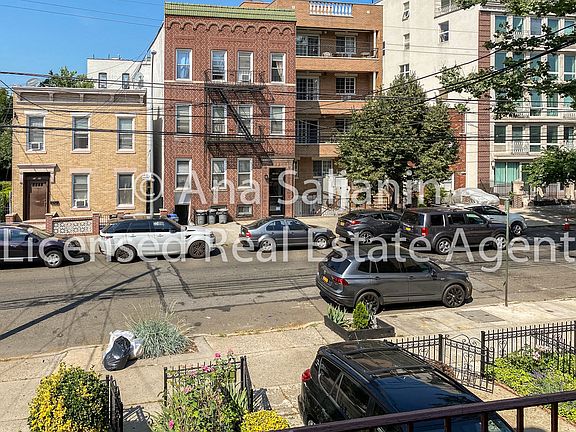 4th image of 23-24 31st Dr #2
