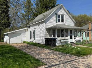 711 E Fulton St, Waupaca, WI 54981