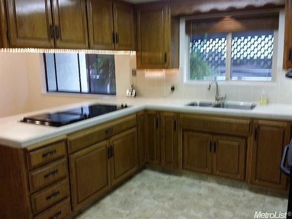 4th image of 3809 Marigold Ln