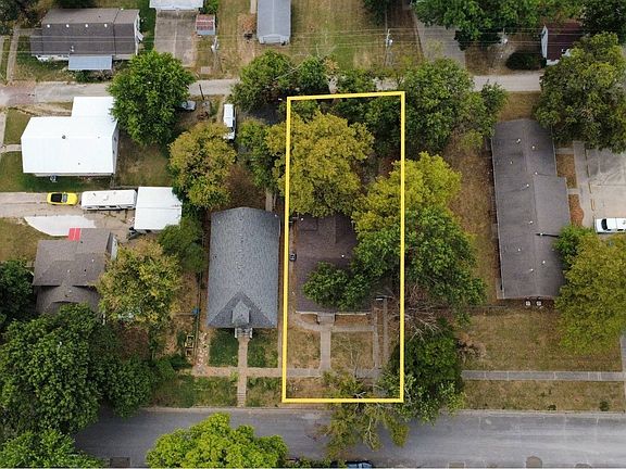 2nd image of 615 Iowa St