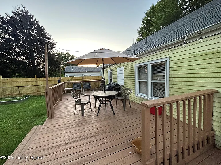 2725 Alanmede Rd — Photo 14