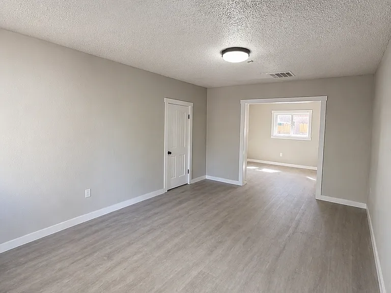 516 N Hudson Ave — Photo 4