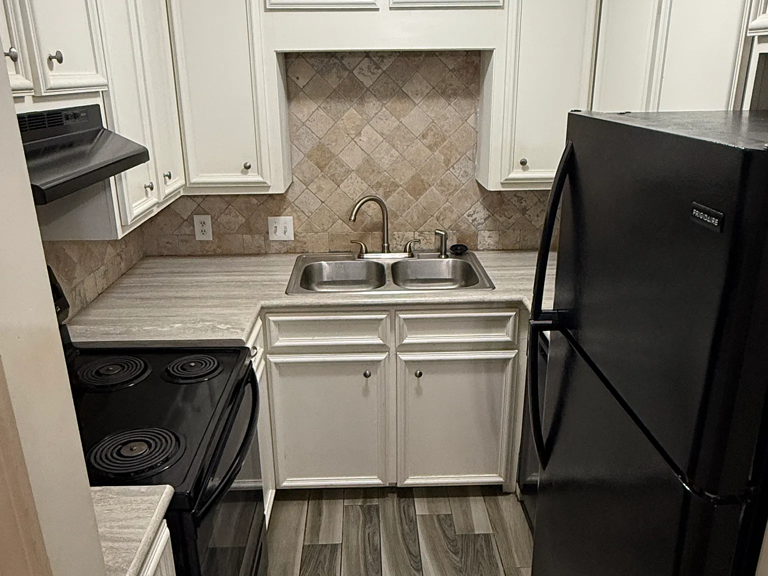 819 Hardy Springs Cir — Photo 4