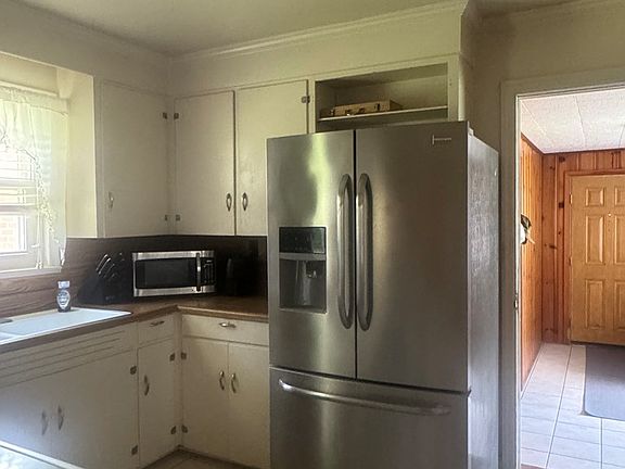 5th image of 1225 4th St NW