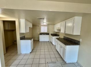 612 8th St #C, Bakersfield, CA 93304