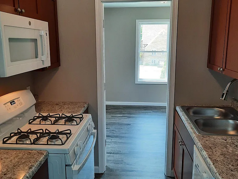 2115 1/2 E Main St #2 — Photo 7