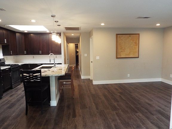 5th image of 9138 Elm Ave
