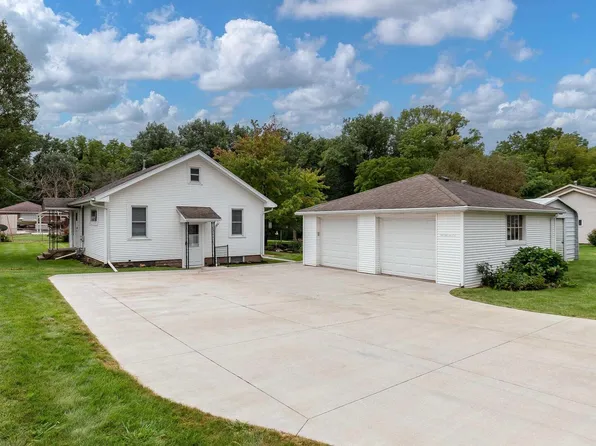 918 11th Avenue C Ct #C, Silvis, IL 61282