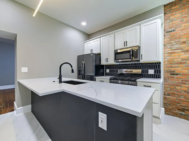 E Lincoln St 59-61 MLR — Photo 12
