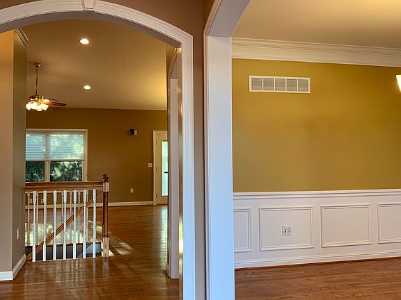 3rd image of 5123 Butler Hill Ct