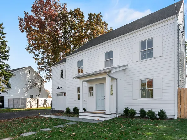 417 Riverside Drive, Fairfield, CT 06824