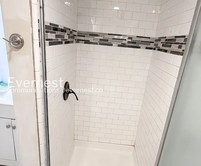 5015 Melrose Ave #C — Photo 6