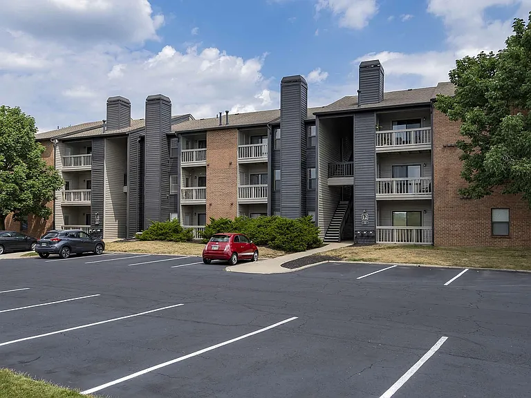 Grandview Apartments - Exterior and Parking