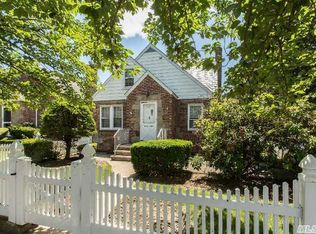 20930 33rd Rd, Bayside, NY 11361