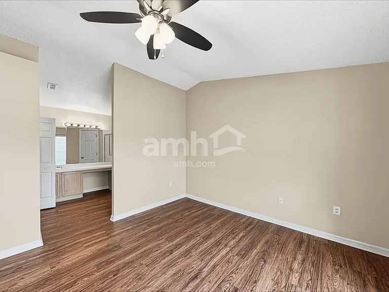 2423 Hybrid Dr — Photo 10