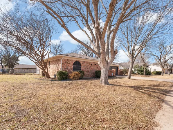 1613 Lamplighter Ln, Edgecliff Village, TX 76134