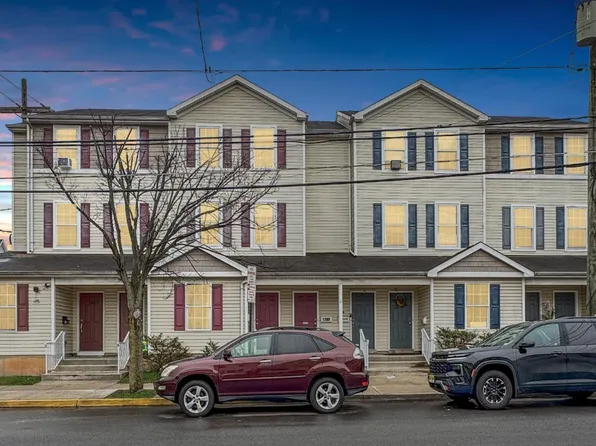 130 Remsen Ave #B, New Brunswick, NJ 08901