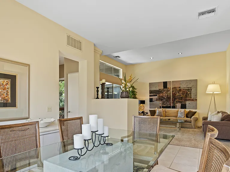 461 Desert Holly Dr — Photo 6