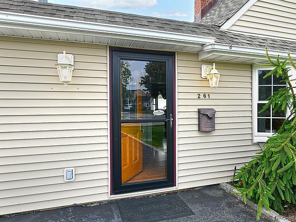 4th image of 261 Elm Drive S