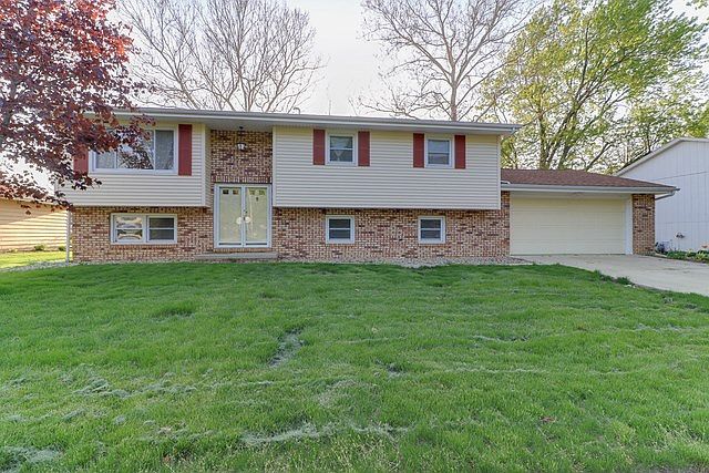 1st image of 1107 Broadmoor Dr