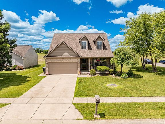 2nd image of 665 Redwood Dr