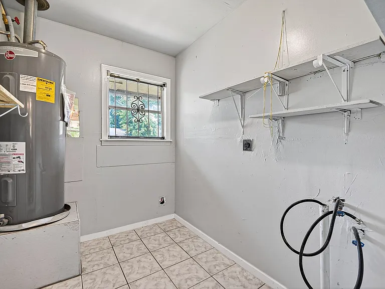 5934 Belmark St — Photo 9
