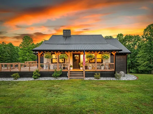 135 Rolling Hills Dr, Morganton, GA 30560