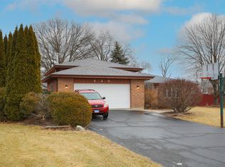 420 Rossford Ln, New Lenox, IL 60451